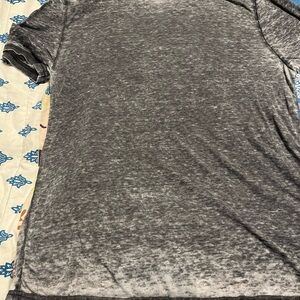 Adam Levine Collection Heathered Charcoal Short Sleeve Tee